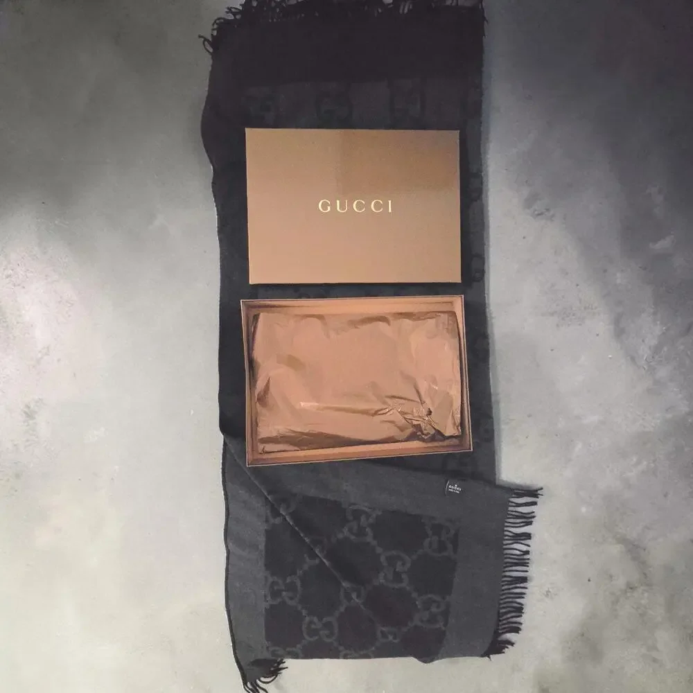 Gucci GG Monogram Throw Blanket Wool Cashmere Black Gray Italy 72x58 Box